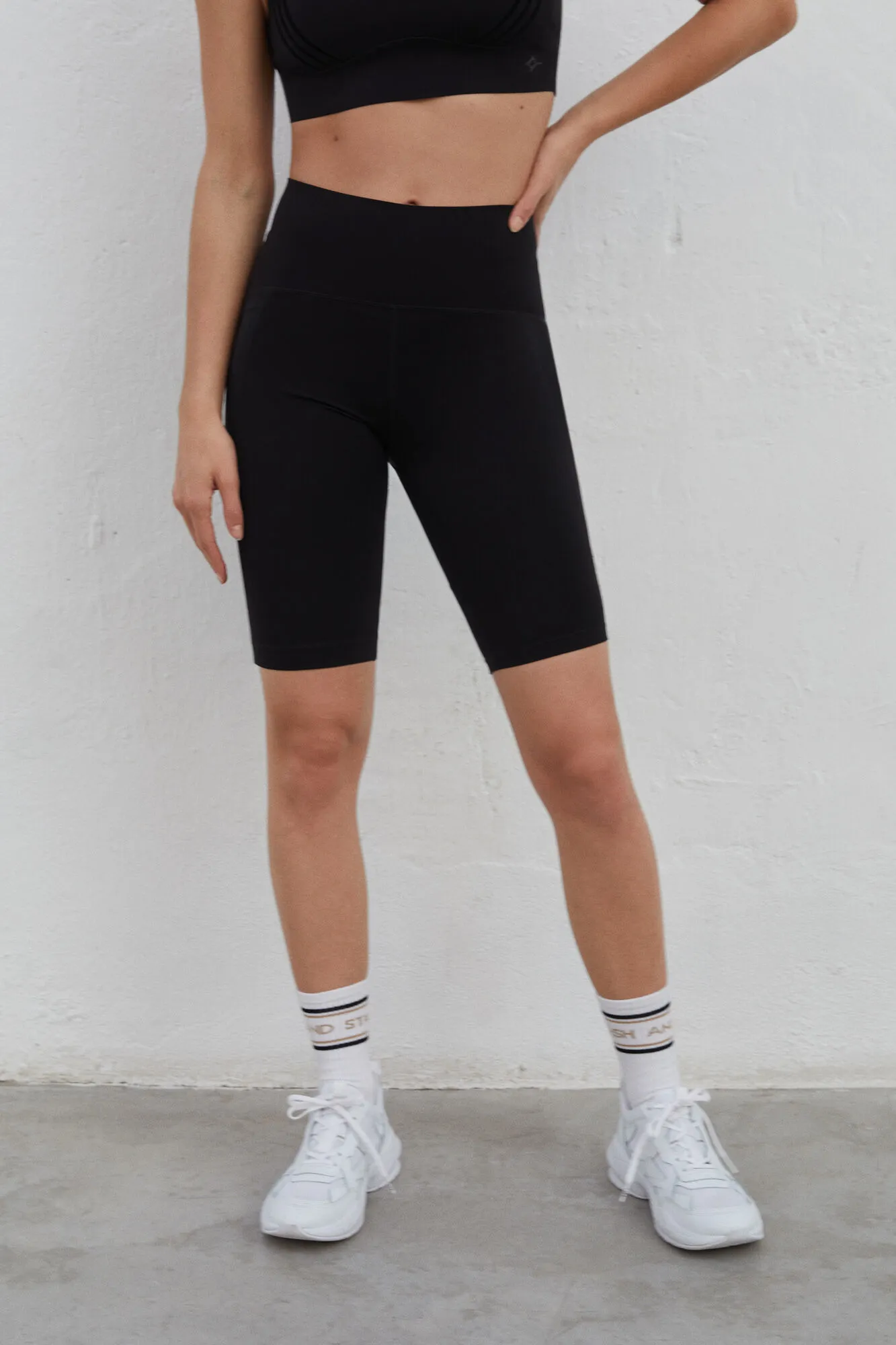 Dash and Stars Legging corto negro microfibra Power Sculpt
