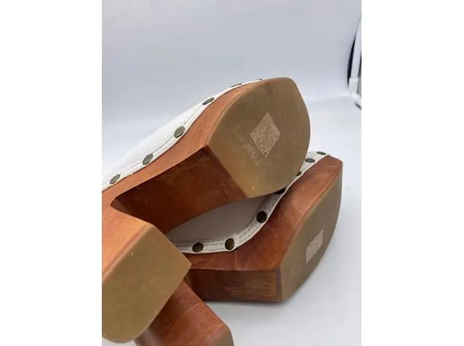 JACQUEMUS Mules y zuecos T.UE 38 Cuero Blanco 
