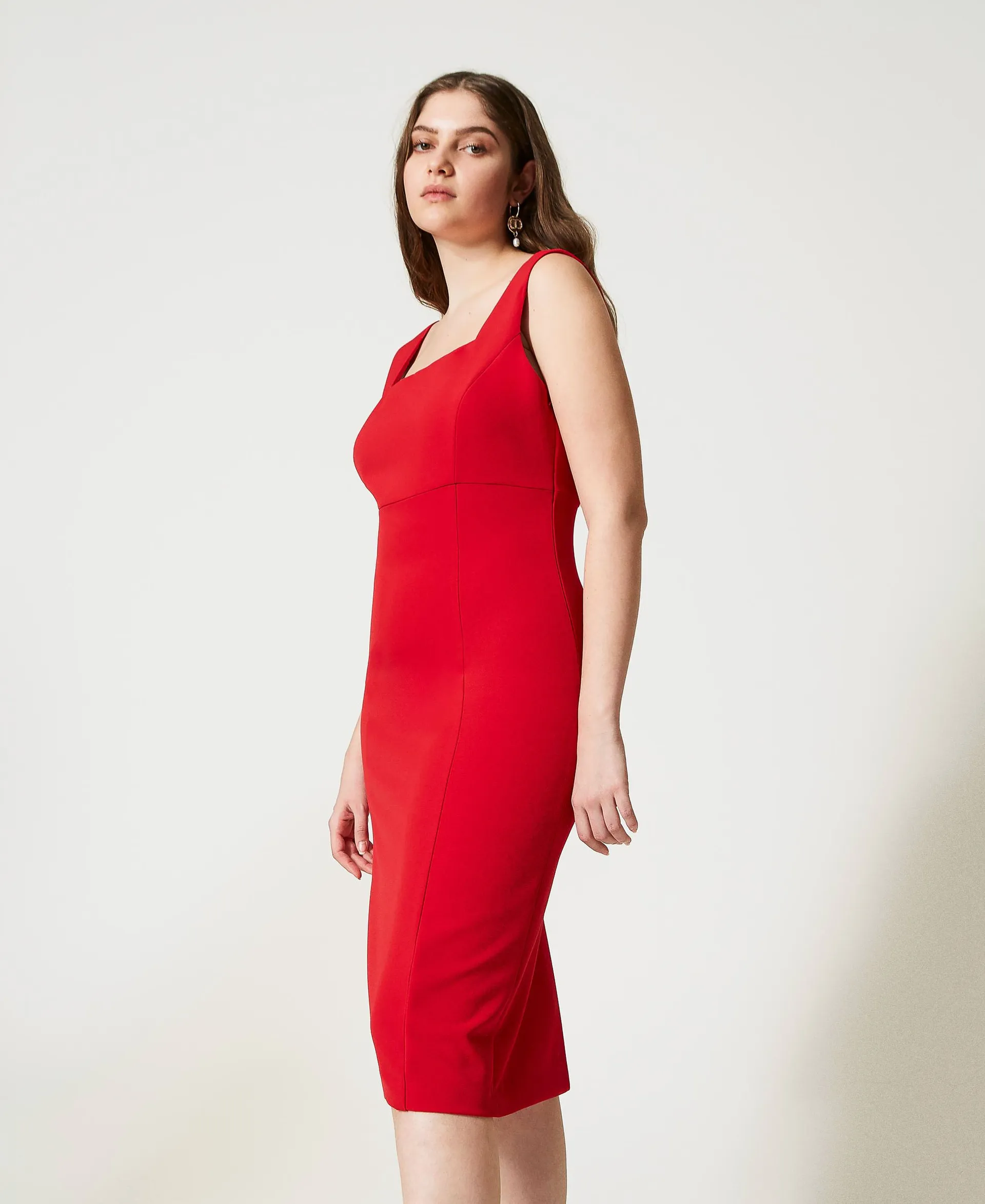 Vestido ceñido en crepé de cady
