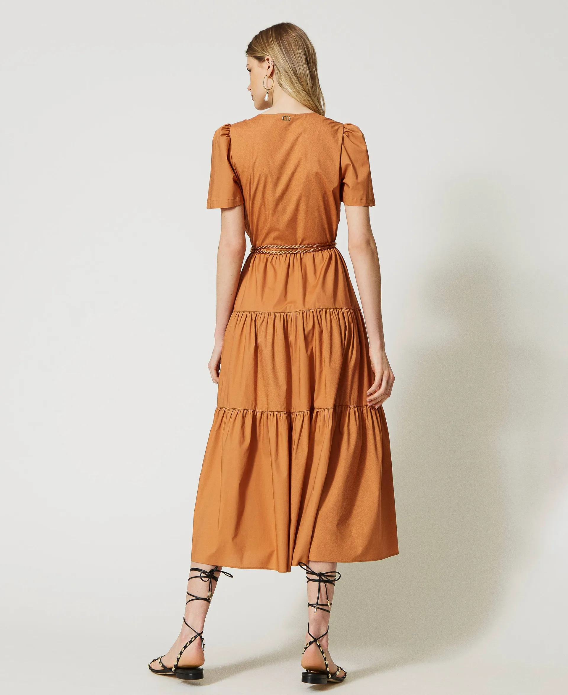 Vestido largo de popelina con volantes fruncidos